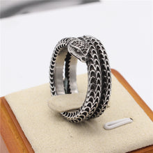 Load image into Gallery viewer, Men&#39;s And Women&#39;s Gothic Style Snake Head Ring
